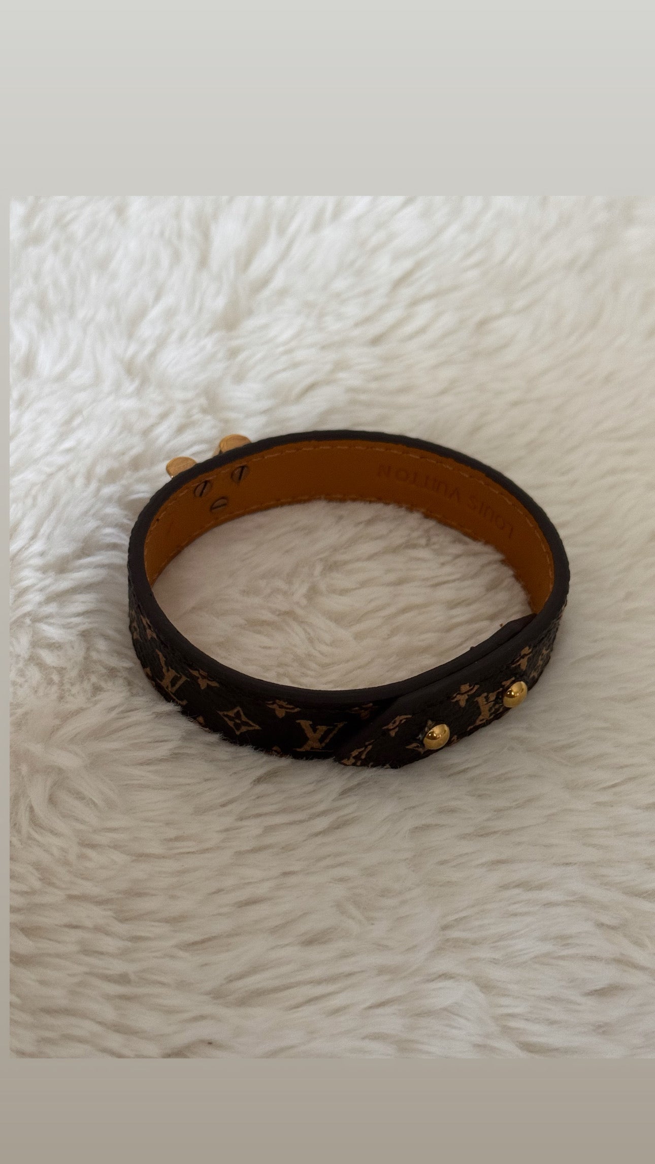 Cuir Essential V