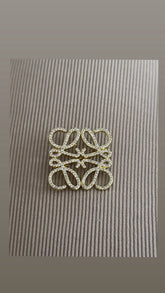 Broche mini loe