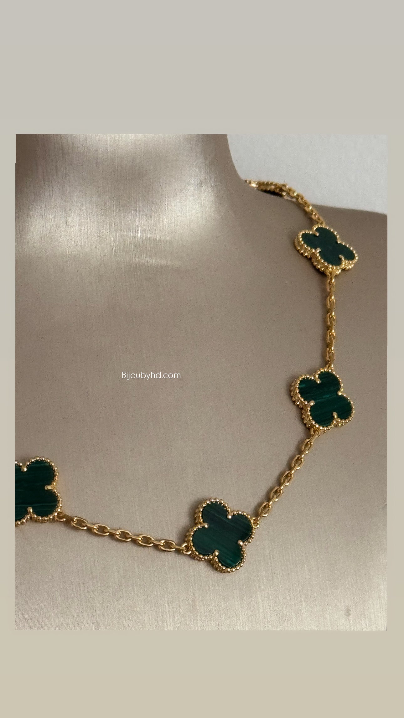 Collier plusieurs trèfle vert