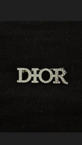 Broche DI