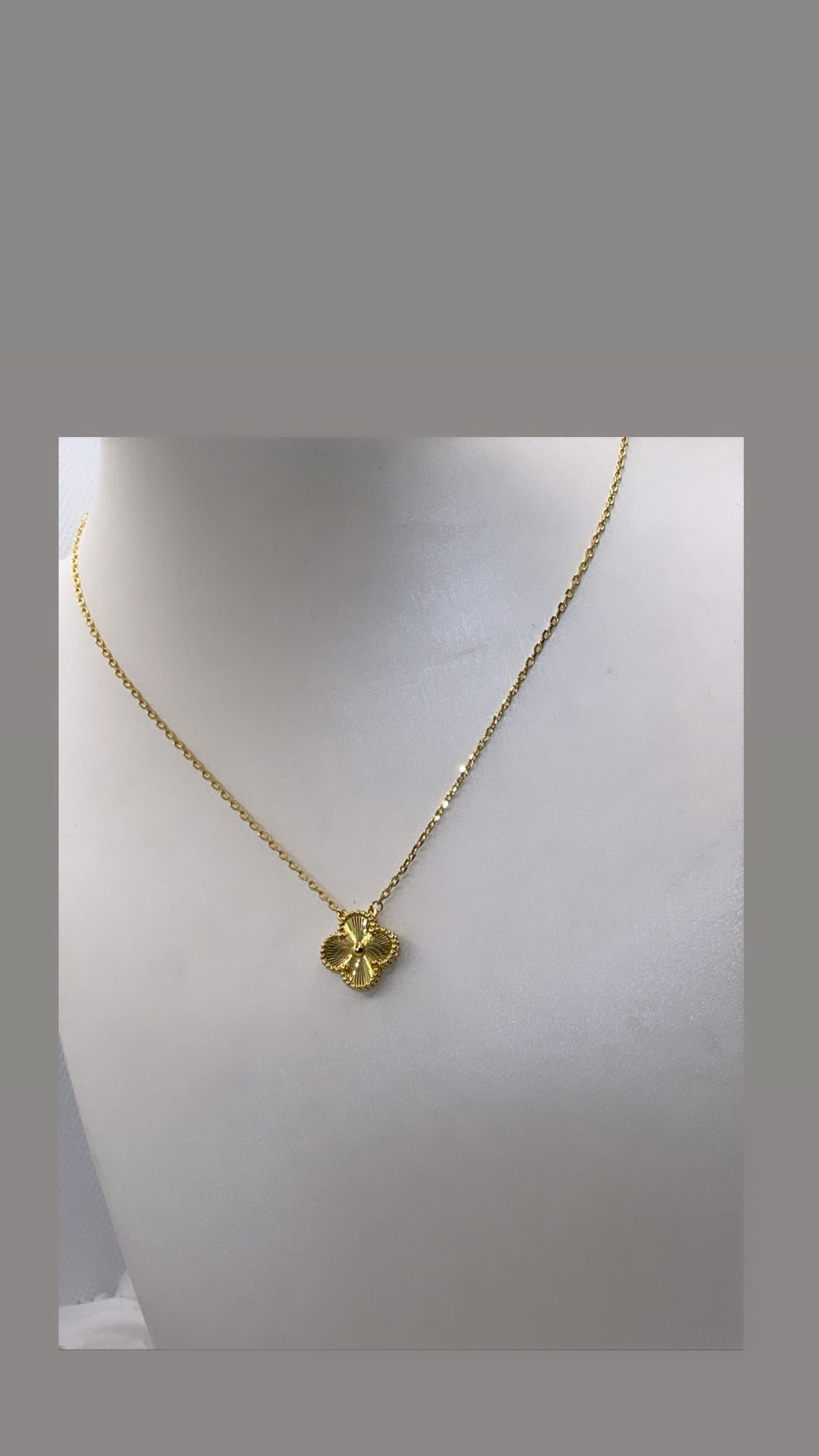 Collier trèfle gold