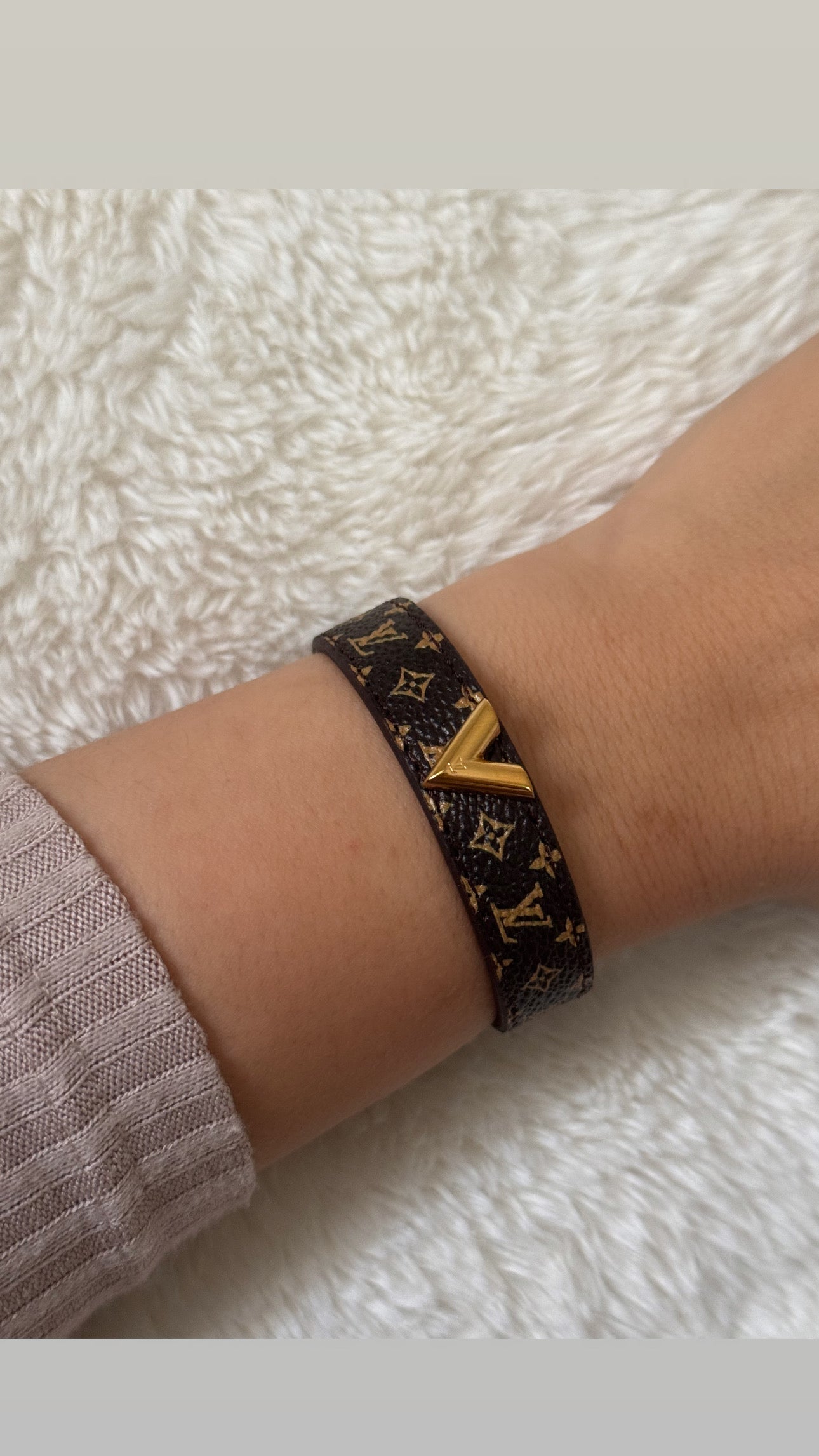 Cuir Essential V