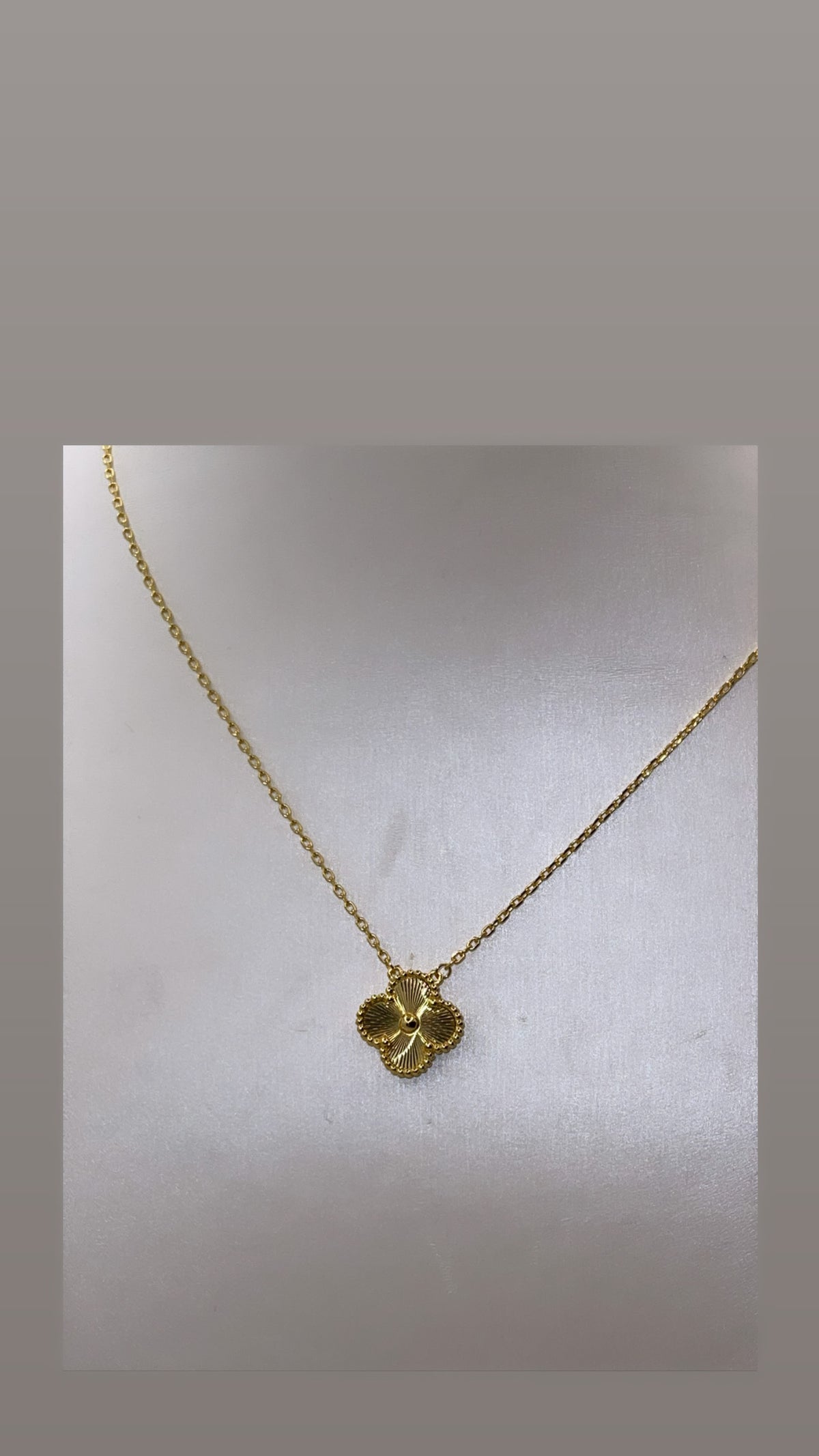 Collier trèfle gold