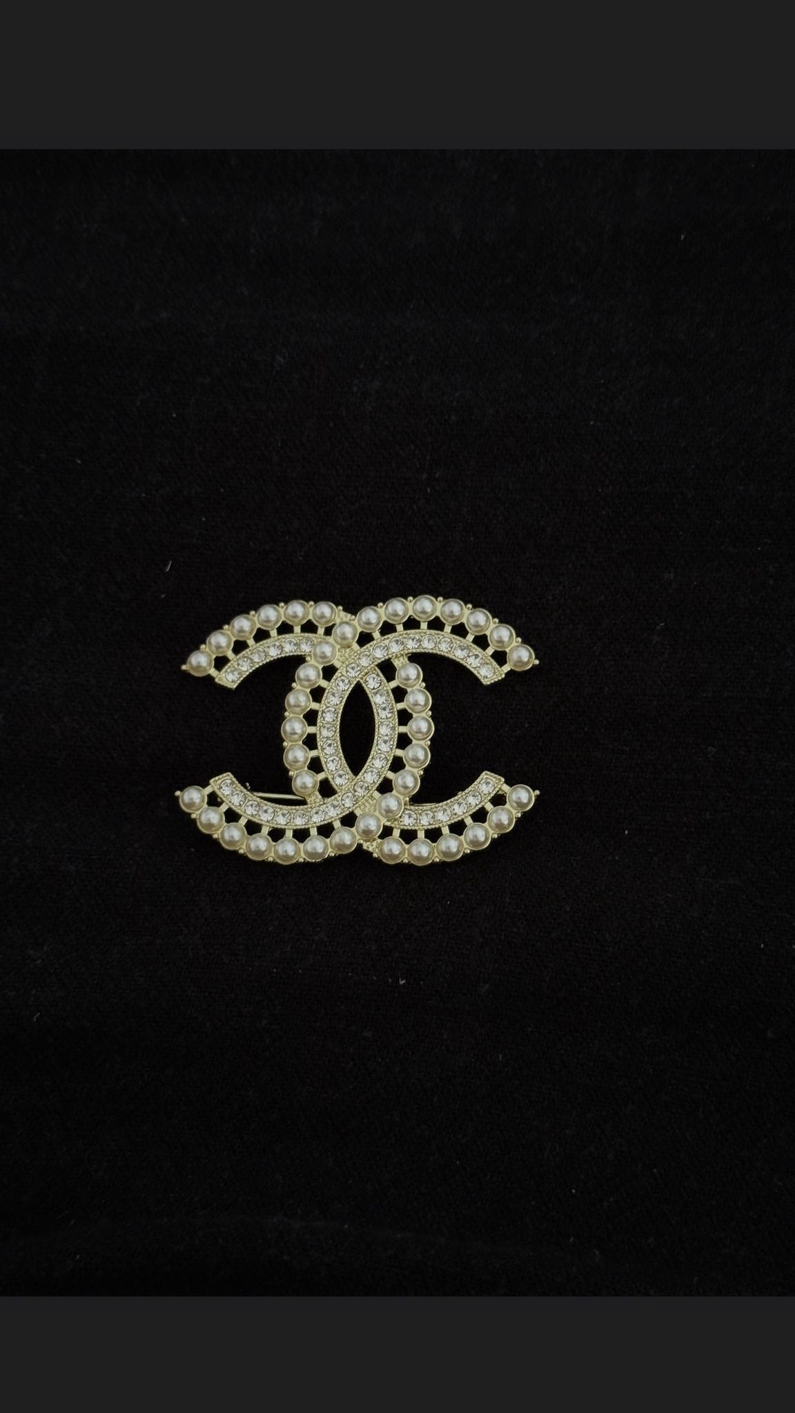 Broche pearly