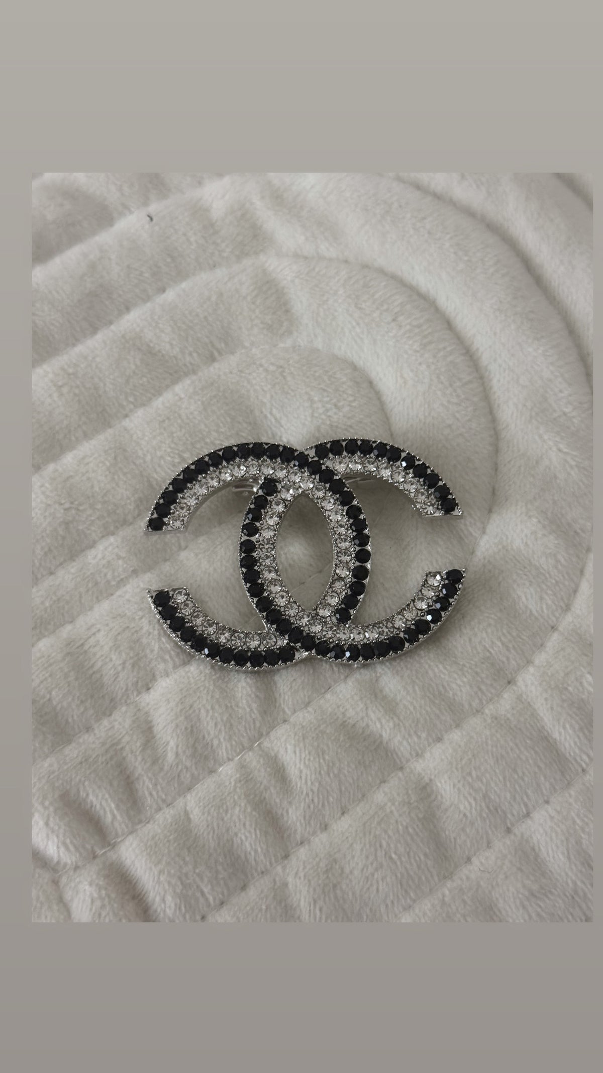 Broche black Chaney