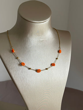 Collier Hollidays orange