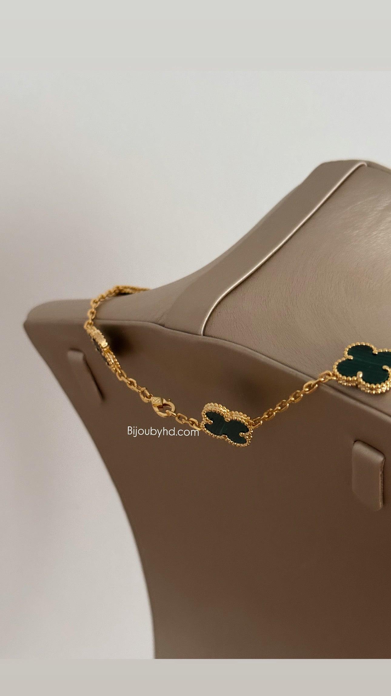 Collier plusieurs trèfle vert