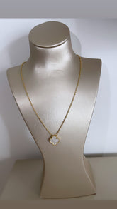 Collier trefle blanc medium